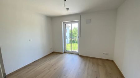 Neubauwohnung mit riesigem Balkon und top Anbindung zur A94 - Photo 4