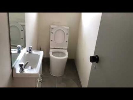 3 BEDROOM HOUSE IN HANDY LOCATION - Photo 3