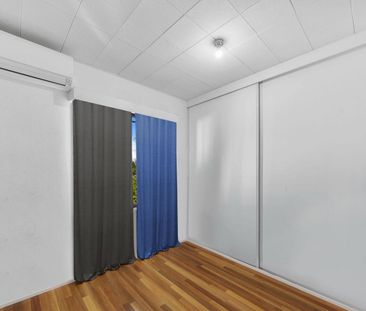 3-bedroom cutie with huge workshop/storage shed out back - Photo 1