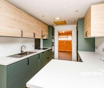 Poyle Road, Tongham, Farnham, Surrey, GU10 - Photo 6