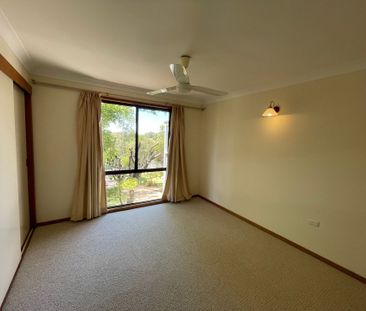 Three Bedroom Family Home - Photo 2