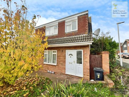 FAIRLEIGH ROAD, BASILDON - Photo 3