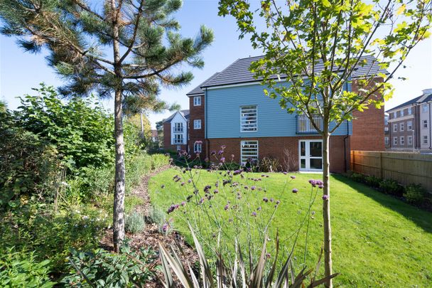 Bourne Lodge, Tonbridge, Kent - Photo 1