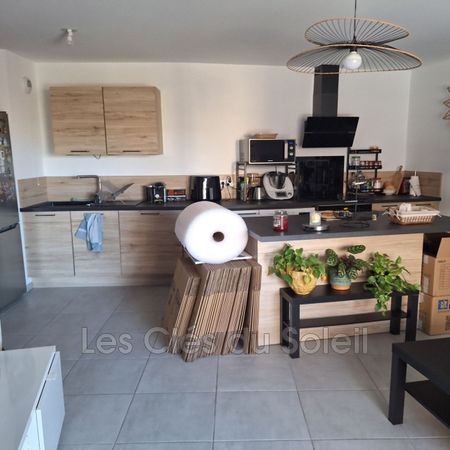 Location appartement 3 pièces 60 m² Six-Fours-les-Plages - Photo 3