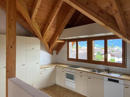Charmante und helle 4.5-Zimmer-Dachwohnung an ruhiger Lage im Werdenberg - Foto 3