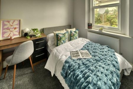 4 bedroom apartment to rent - Photo 4