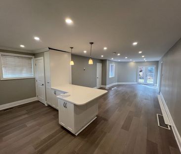 For Lease - 73 Murray Drive Unit# 101, Aurora, Ontario - Photo 2