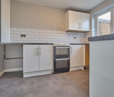 3 bedroom terraced house to rent - Photo 6