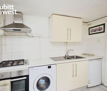 3 bedroom terraced house to rent - Photo 6