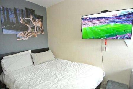 Clare Road, Staines-upon-thames, TW19 - Photo 3