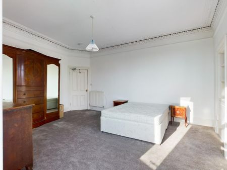 4 bedroom flat to rent - Photo 4