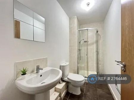 2 bedroom flat to rent - Photo 5
