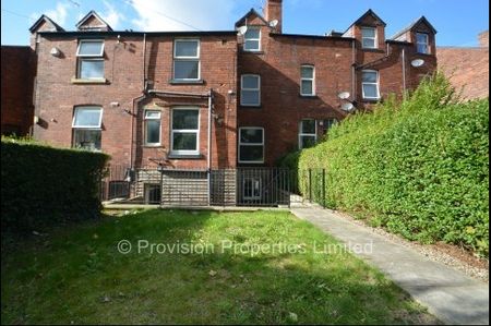 4 bed student properties Leeds - Photo 4