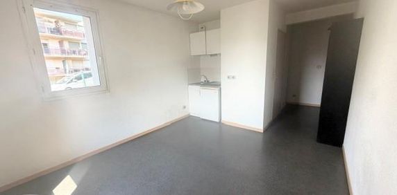 Location Appartement 1 pièce 21m² CLERMONT FERRAND 63000 - Photo 2