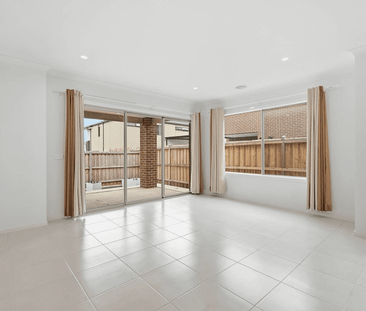 Contemporary Living with Excellent Connectivity - Photo 1