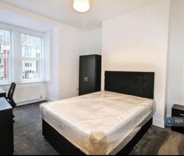 1 bedroom in a flat share to rent - Photo 5