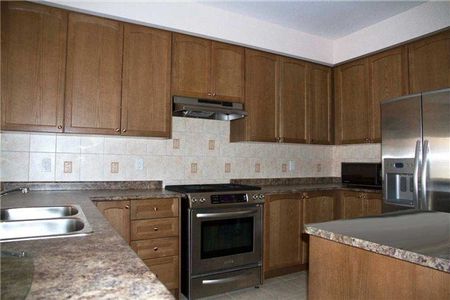 For Lease - 26 Red Ash Court, Brampton, Ontario - Photo 3