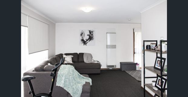 THREE BEDROOMS IN FANTASTIC LOCATION - Photo 1