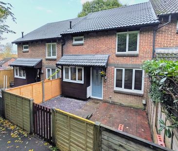 Overthorpe Close, Woking, Surrey, GU21 - Photo 1