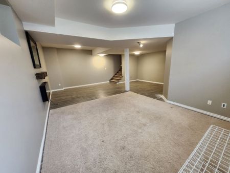 4 Bedroom 3 Bathroom Duplex in Deer Park Northeast!!! - Photo 4