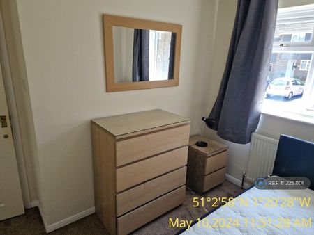 3 bedroom end of terrace house to rent - Photo 4