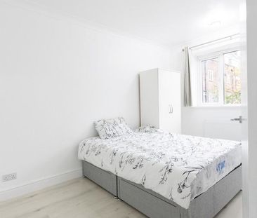 3 bedroom flat to rent - Photo 6