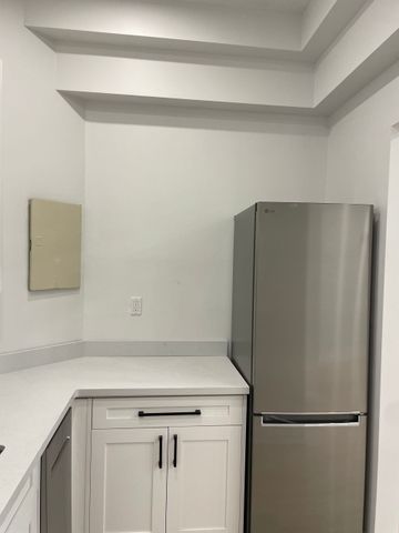 For Lease - 754 Queen Street Unit# 1, Toronto, Ontario - Photo 3