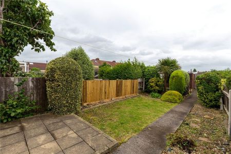 4 bedroom terraced house to rent - Photo 3