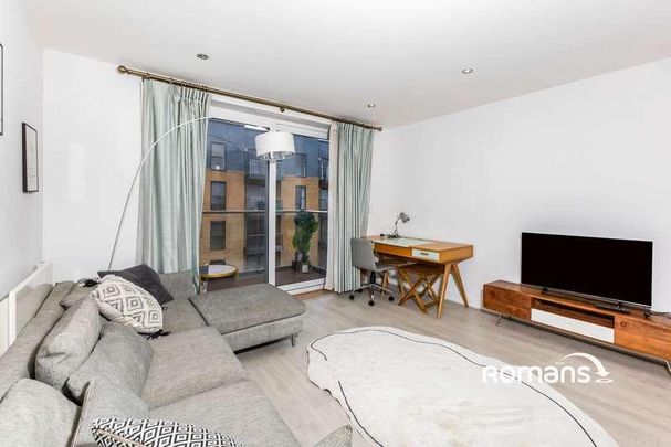 Skylark House, Drake Way, Reading, RG2 - Photo 1