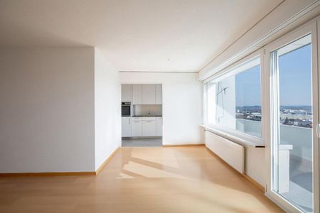 Modern and well-maintained 4.5-room apartment in a quiet location with a view - Photo 3