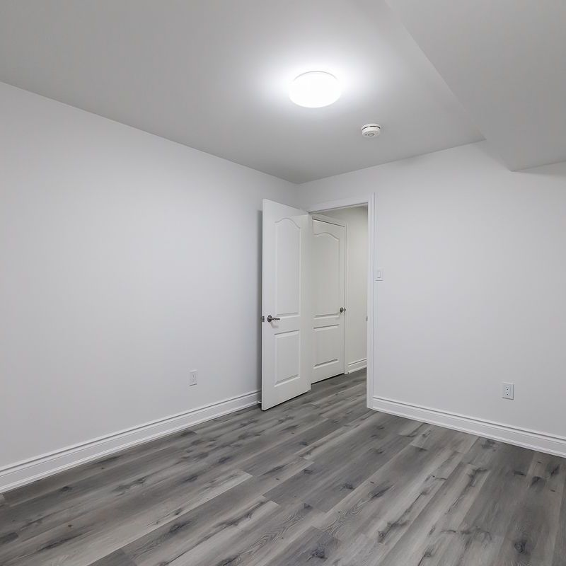 For Lease - 1 Huron Lane, Bradford West Gwillimbury, Ontario - Photo 1