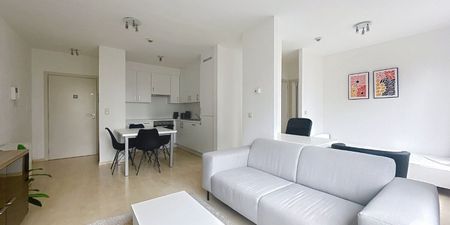 Appartement te huur in Brussel voor € 950 met 1 slaapkamer - Photo 2