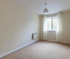 2 BEDROOM Apartment - Ground Floor - Photo 5