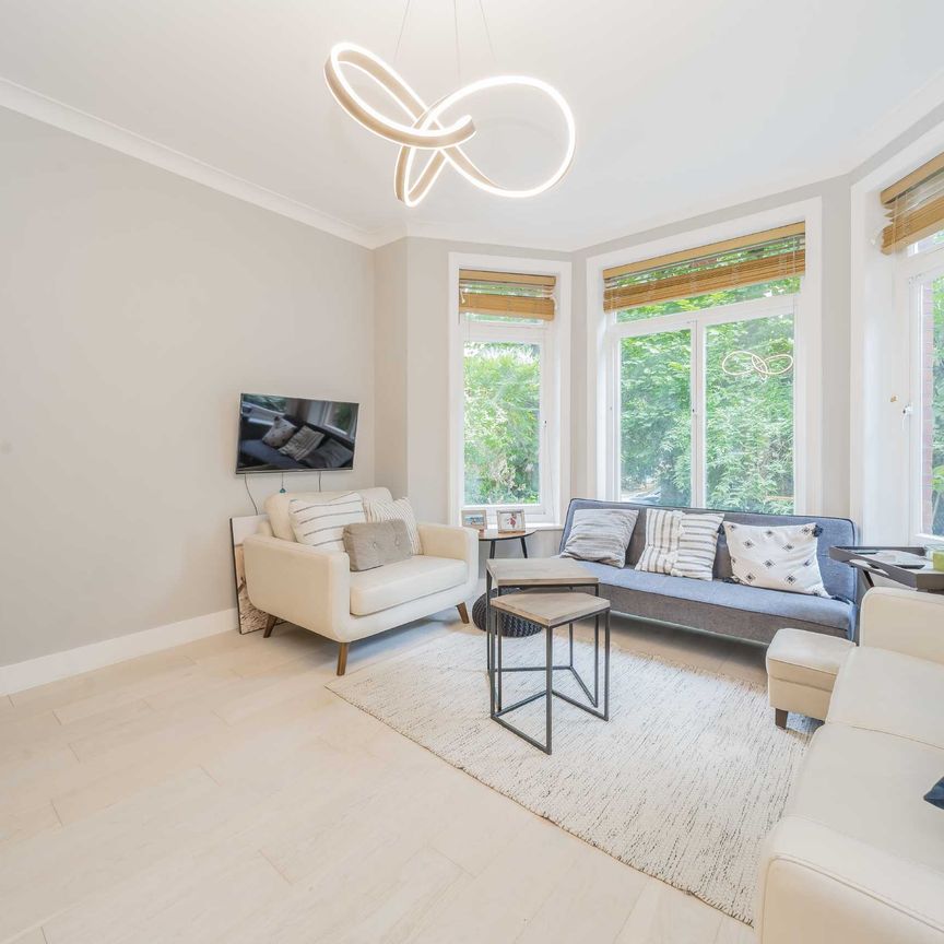 Compayne Gardens, West Hampstead, NW6, London - Photo 1