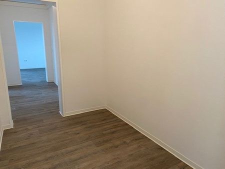 Renovierte 3-Zimmer-Wohnung mit Balkon - Photo 3