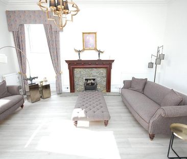 3 bedroom flat to rent - Photo 4