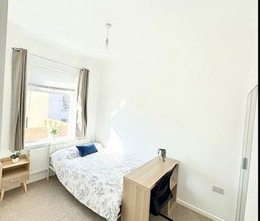 3 bedroom house share to rent - Photo 2