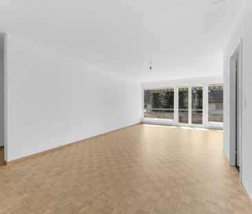 Grosszügige 4.5-Zimmerwohnung mit Balkon an zentraler Lage - Photo 5