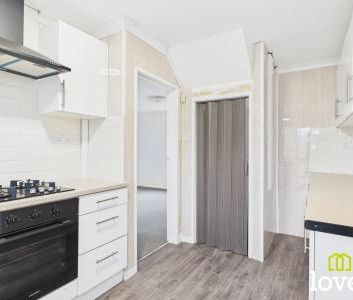 3 bedroom Terraced House To Let - Photo 5