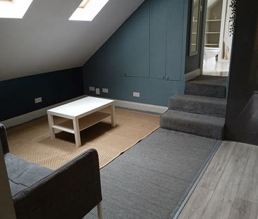 1 Bed Flat, Pachmore Rd., CR7 - Photo 2