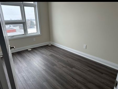 For Lease - 1581 Rose Way Unit# 104, Milton, Ontario - Photo 2