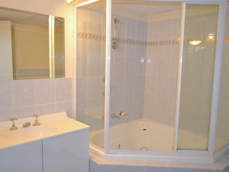 30/12 Avalon Court, Albermarle Street, Phillip ACT 2606 - House For Rent | Domain - Photo 5