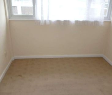 Invergarry Close Leicester, LE4 - Photo 4