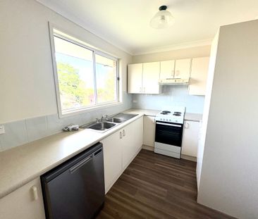 Family Home in Quiet Street - Photo 6