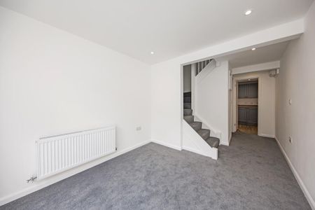 3 bedroom terraced house to rent - Photo 3