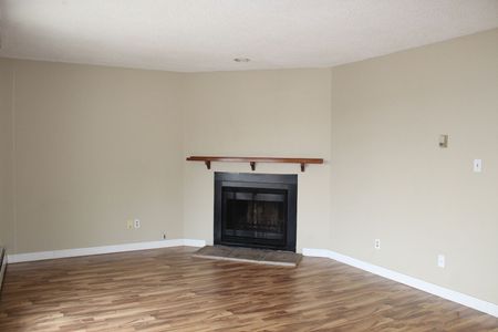 520 5 Street NE, Calgary - Photo 3