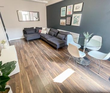 6 bedroom terraced house to rent - Photo 1