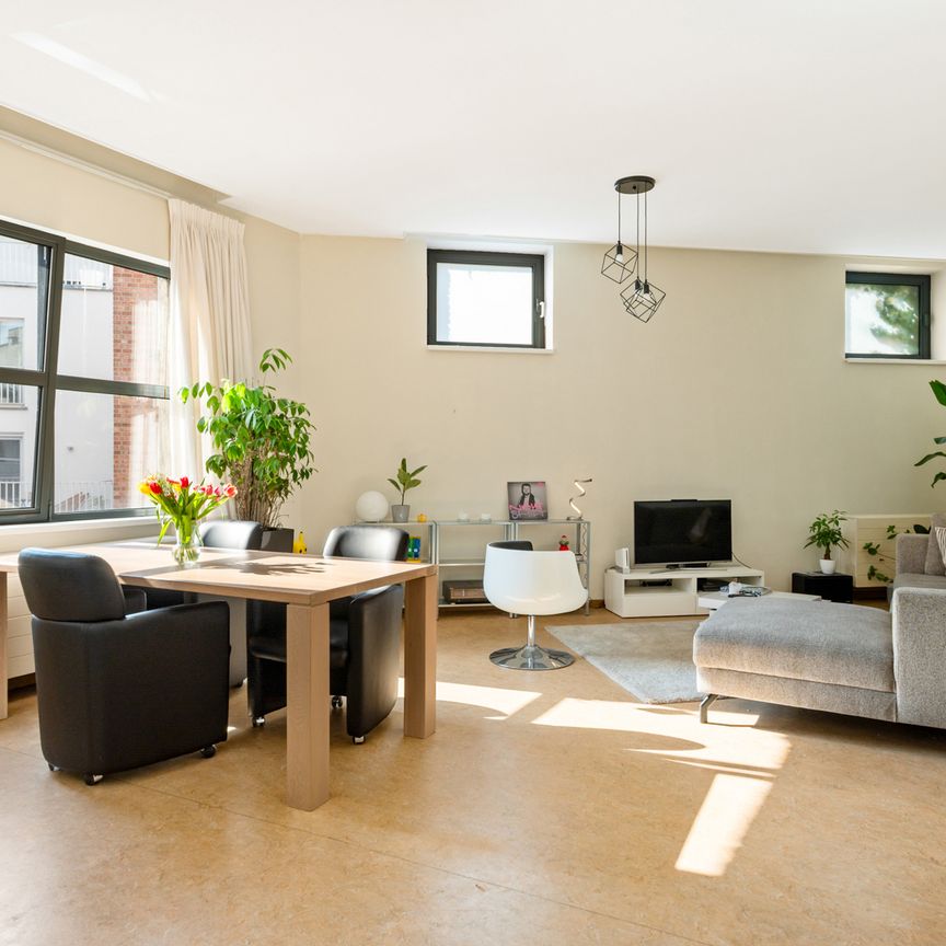 Appartement te huur in Antwerpen met 2 slaapkamers - Photo 1