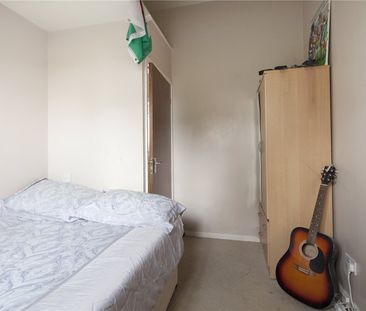 23 Park Avenue, Huddersfield, HD1 - Photo 2