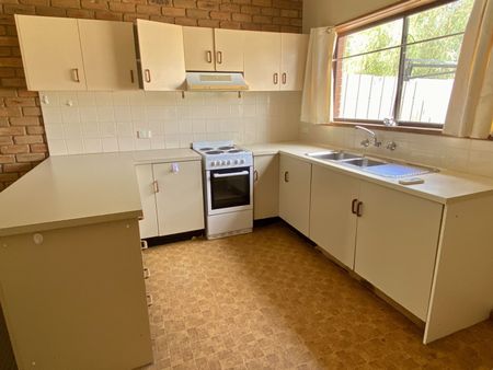 Home For Rent - Photo 4